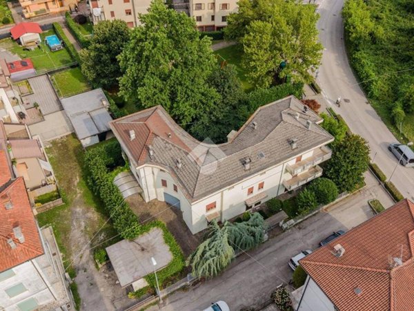 casa indipendente in vendita a Valdagno
