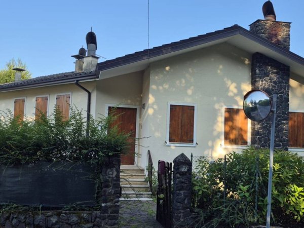 casa indipendente in vendita a Valdagno in zona Castelvecchio