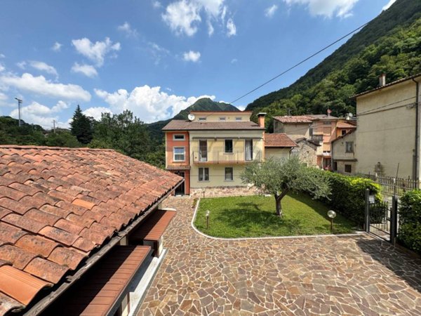 casa indipendente in vendita a Valdagno in zona San Quirico