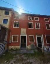 casa indipendente in vendita a Valdagno in zona Novale