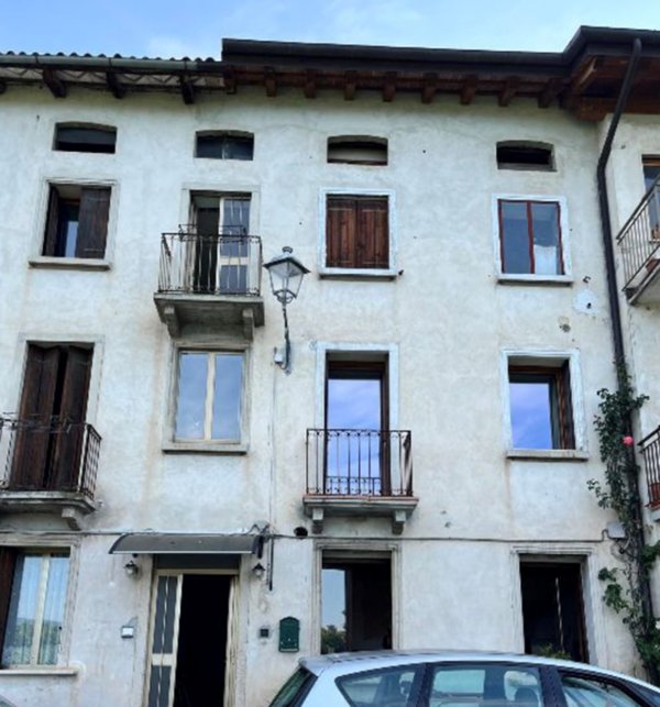 casa indipendente in vendita a Valdagno in zona Massignani