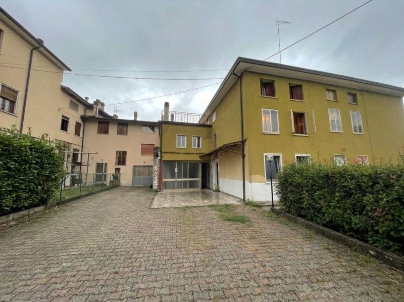 casa indipendente in vendita a Valdagno in zona Maglio di Sopra