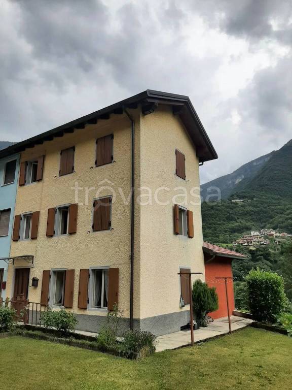 casa indipendente in vendita a Valdastico