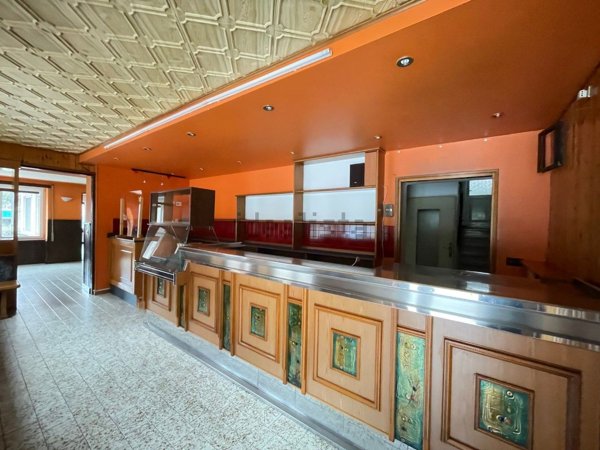 locale commerciale in vendita a Valdastico