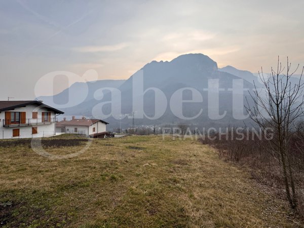 terreno edificabile in vendita a Valdastico in zona San Pietro