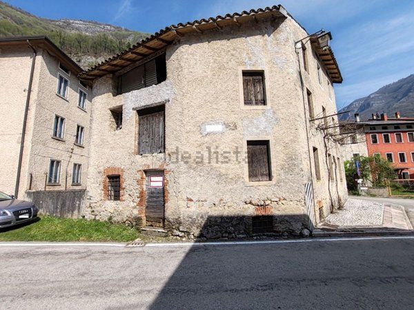 casa indipendente in vendita a Valdastico in zona Pedescala