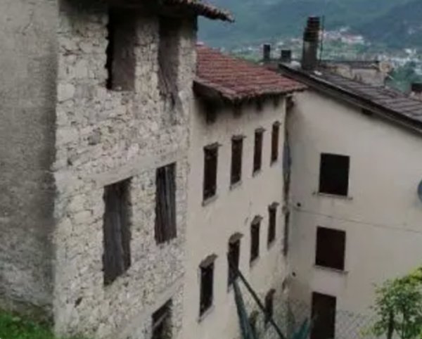 casa indipendente in vendita a Valdastico
