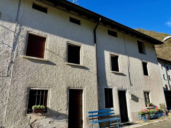 casa indipendente in vendita a Valdastico