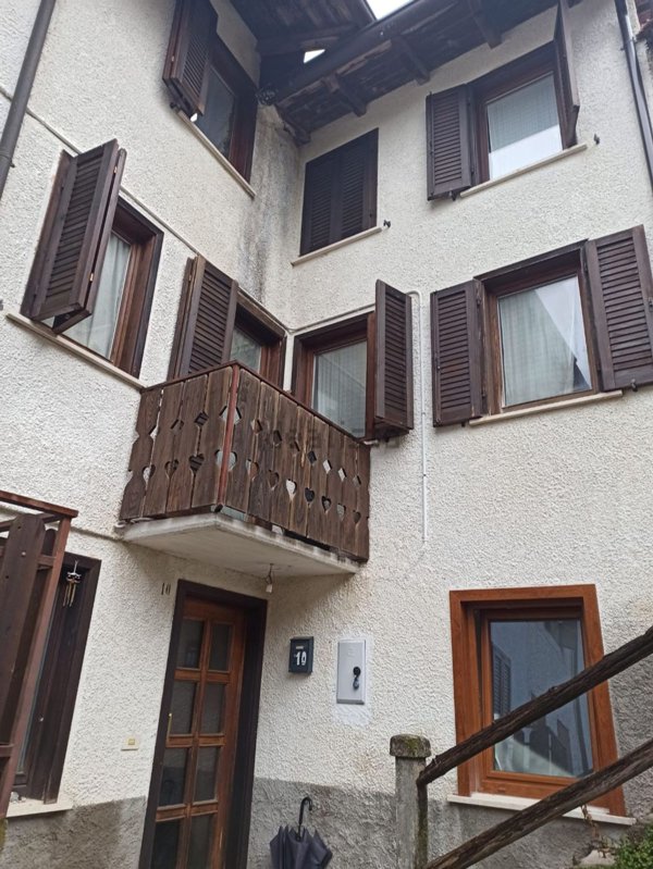 casa indipendente in vendita a Valdastico