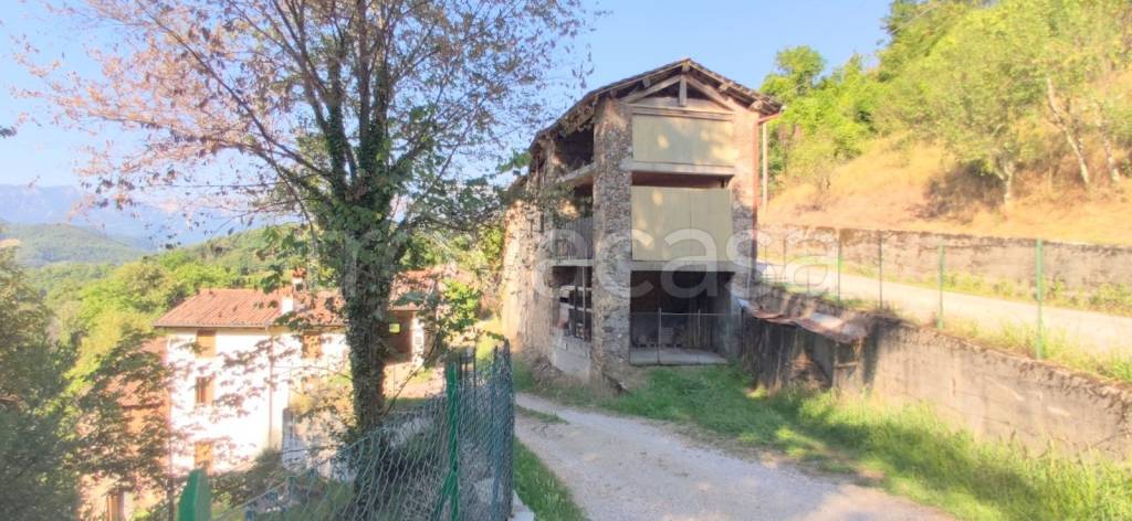 casa indipendente in vendita a Valli del Pasubio
