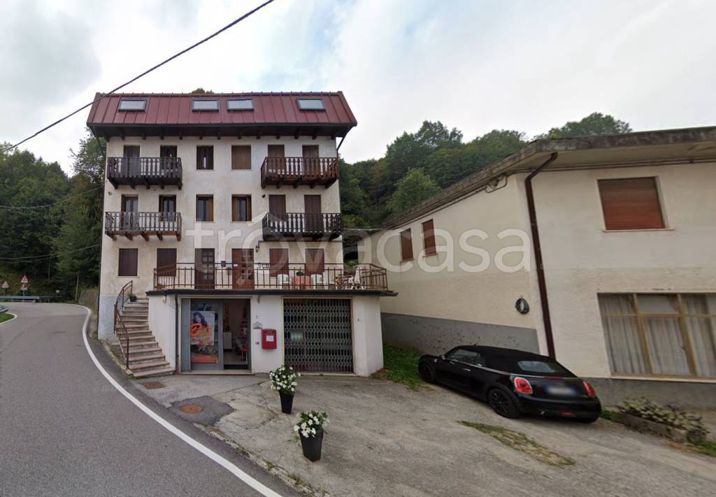 appartamento in vendita a Valli del Pasubio in zona Staro