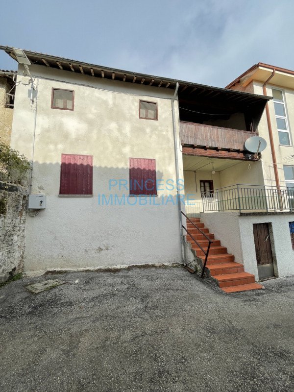 casa semindipendente in vendita a Valli del Pasubio
