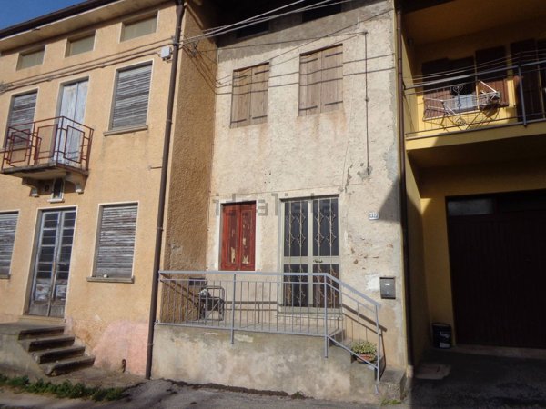 casa indipendente in vendita a Valli del Pasubio