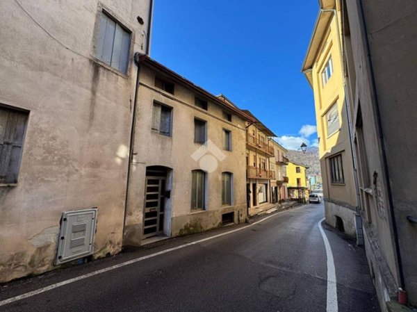 casa indipendente in vendita a Valli del Pasubio