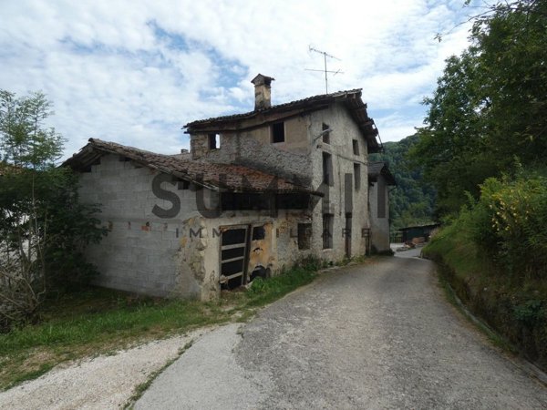 terreno agricolo in vendita a Valli del Pasubio
