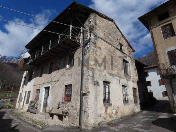 casa indipendente in vendita a Valli del Pasubio