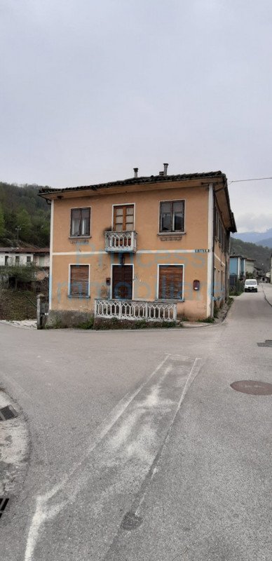 casa indipendente in vendita a Valli del Pasubio