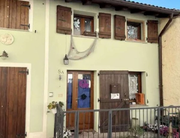 casa indipendente in vendita a Valli del Pasubio