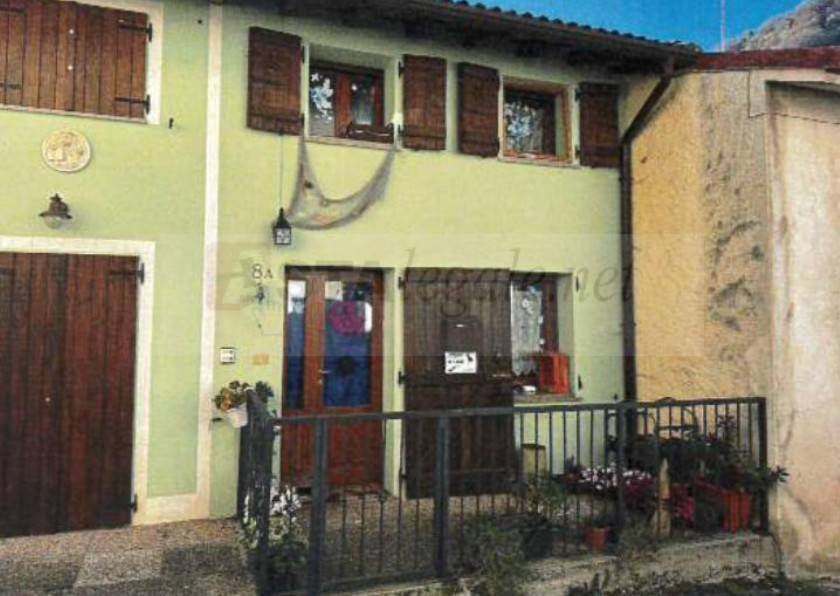 casa indipendente in vendita a Valli del Pasubio