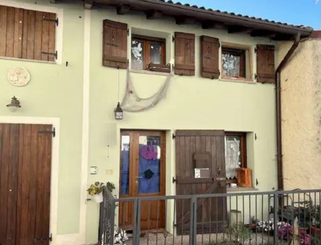 casa indipendente in vendita a Valli del Pasubio