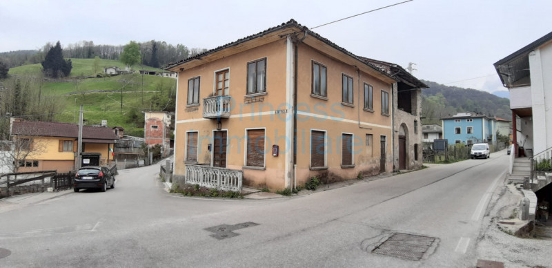 casa indipendente in vendita a Valli del Pasubio
