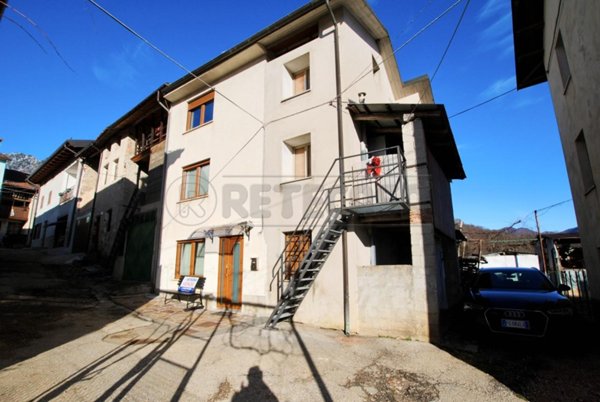 esavano in vendita a Valli del Pasubio