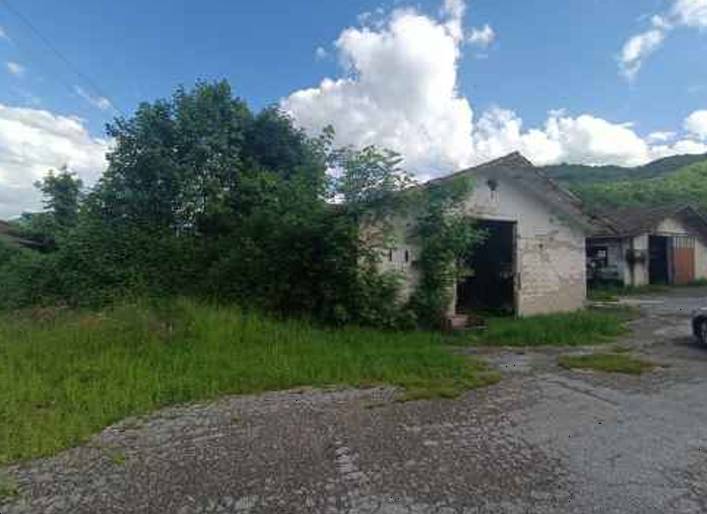 terreno edificabile in vendita a Valli del Pasubio