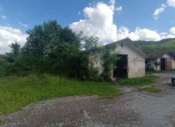terreno edificabile in vendita a Valli del Pasubio