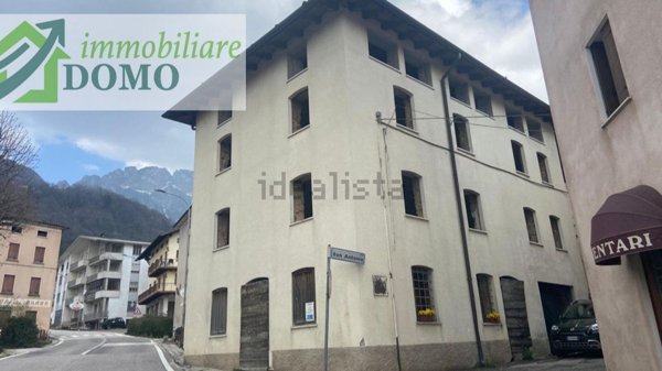 pentavano in vendita a Valli del Pasubio in zona Sant'Antonio
