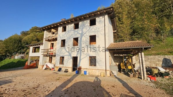 casa indipendente in vendita a Valli del Pasubio