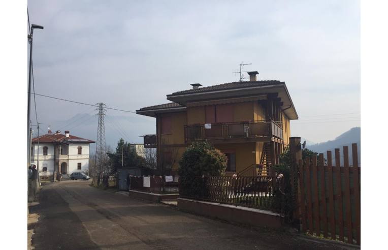 appartamento in vendita a Valli del Pasubio in zona Staro
