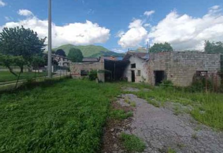 terreno edificabile in vendita a Valli del Pasubio