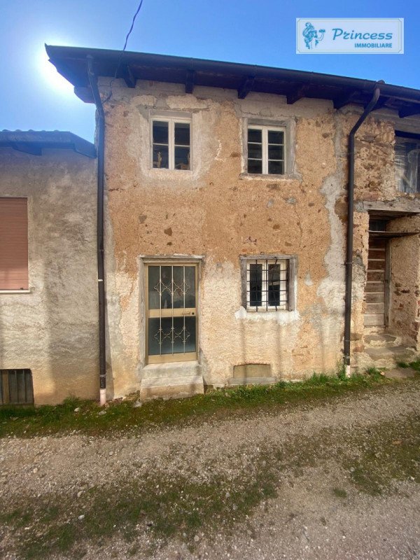 casa semindipendente in vendita a Valli del Pasubio