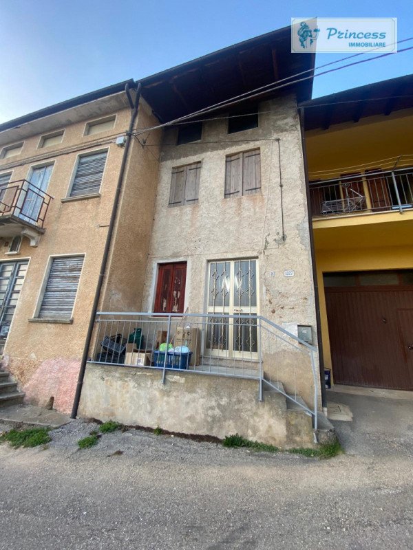 casa indipendente in vendita a Valli del Pasubio in zona Staro