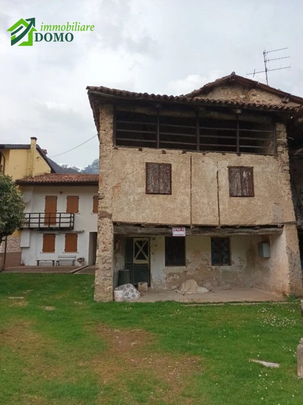 casa indipendente in vendita a Valli del Pasubio in zona Staro