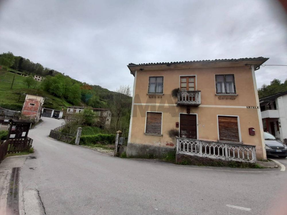 casa indipendente in vendita a Valli del Pasubio