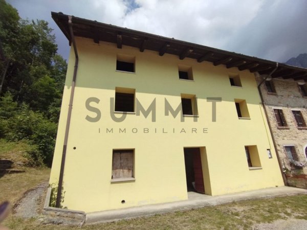 casa indipendente in vendita a Valli del Pasubio in zona Sant'Antonio
