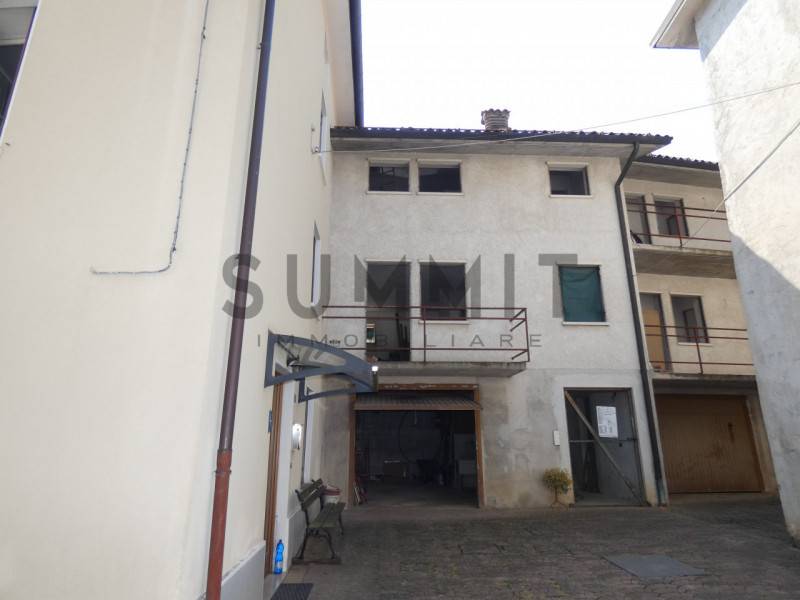 appartamento in vendita a Valli del Pasubio in zona Staro