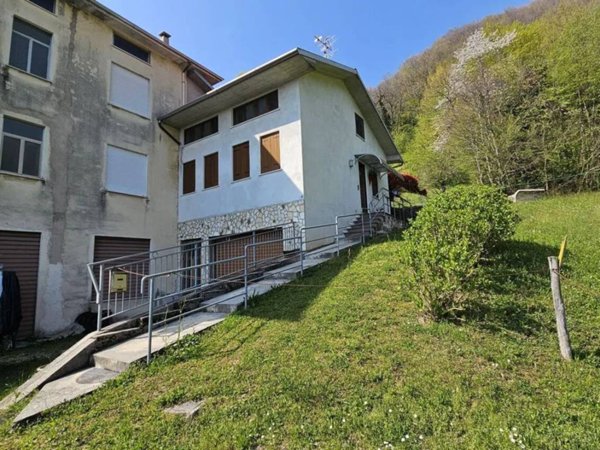 negozio in vendita a Valli del Pasubio in zona Staro