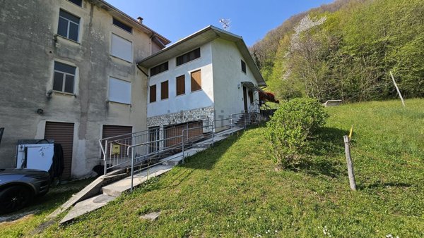 appartamento in vendita a Valli del Pasubio in zona Staro