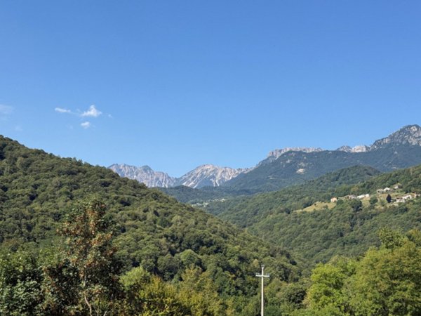 appartamento in vendita a Valli del Pasubio in zona Staro