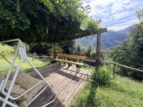 casa indipendente in vendita a Valli del Pasubio in zona Staro