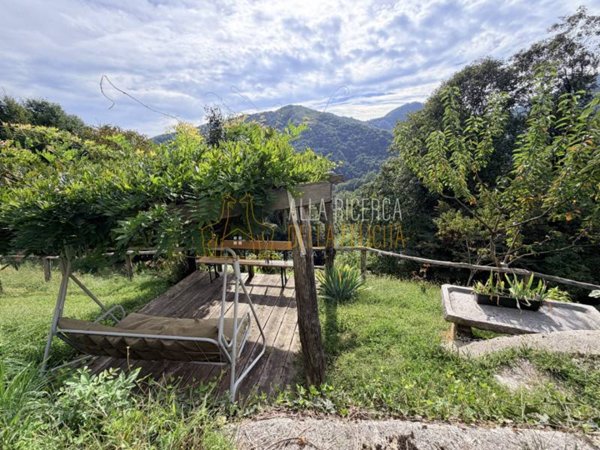 casa indipendente in vendita a Valli del Pasubio in zona Staro