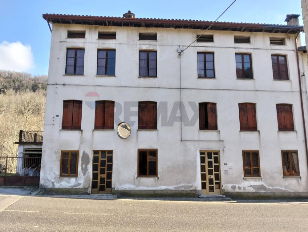 casa indipendente in vendita a Valli del Pasubio in zona Staro