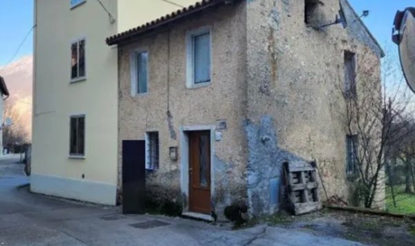 appartamento in vendita a Velo d'Astico in zona Lago