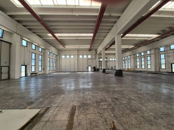 locale commerciale in vendita a Velo d'Astico