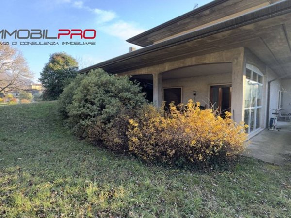 casa indipendente in vendita a Velo d'Astico in zona Seghe