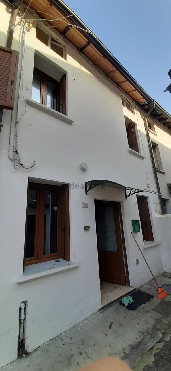 casa indipendente in vendita a Velo d'Astico in zona Meda