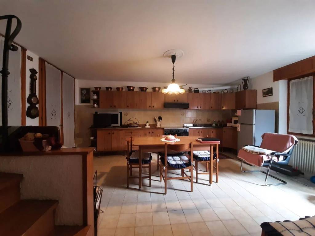 casa indipendente in vendita a Velo d'Astico in zona Seghe