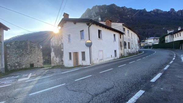casa indipendente in vendita a Velo d'Astico in zona Meda